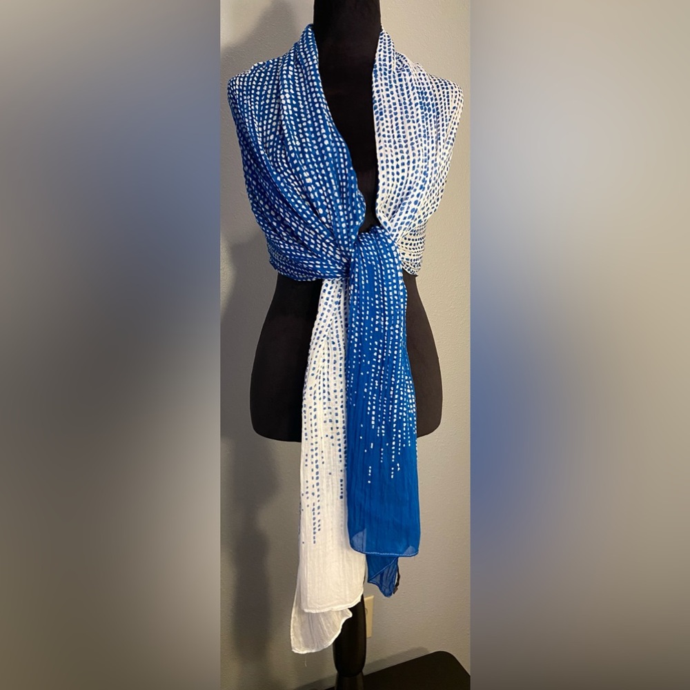 The Limited ~ Scarf ~ Long & Wide ~ Blue & White Approx L 87 x W 29 ✨